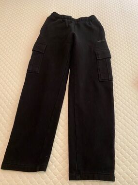 Aritzia Black Women’s Cargo Sweatpants with Side Pockets